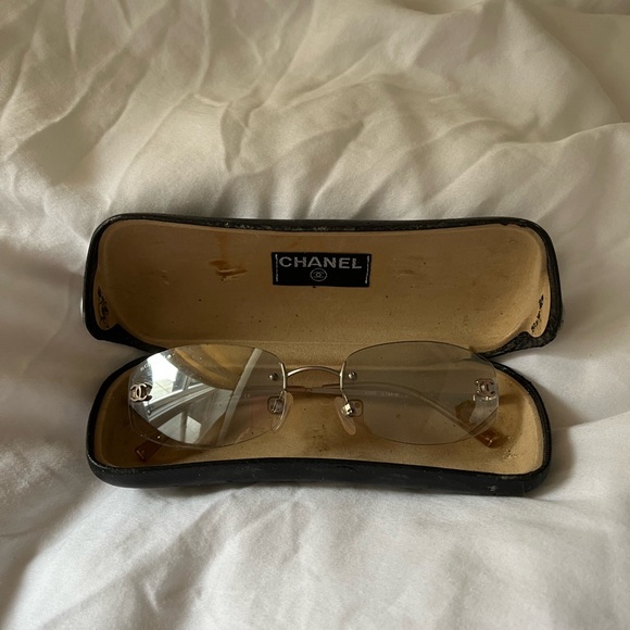 CHANEL Gold and Brown Sunglasses - Picture 4 of 5